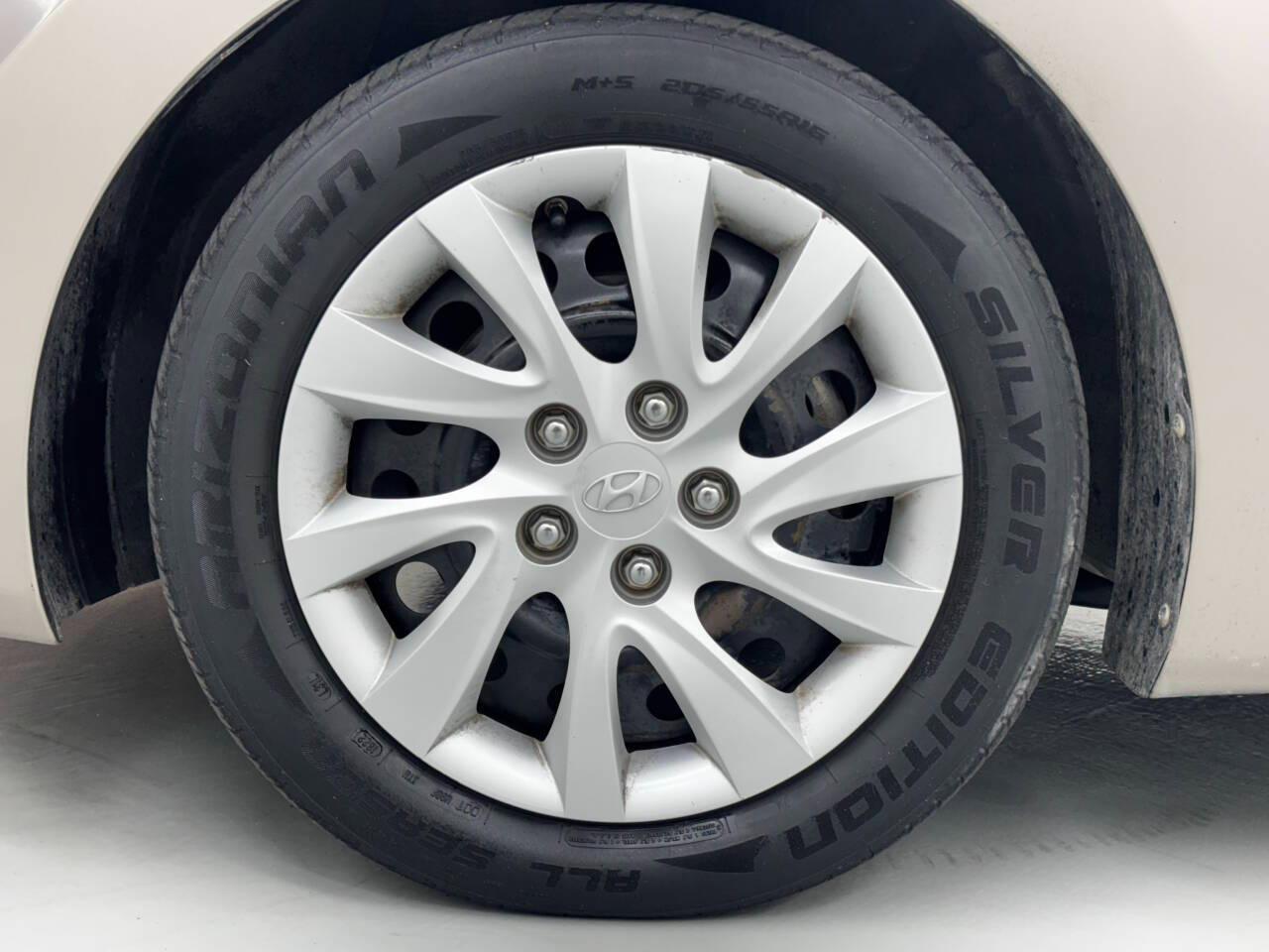 Hyundai Elantra Limited 2011