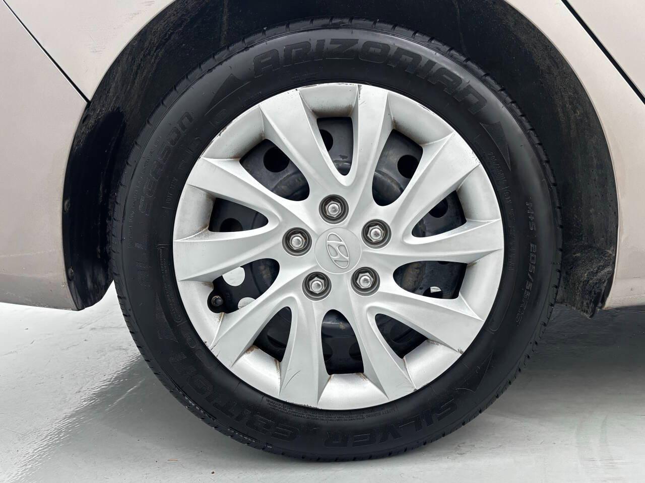 Hyundai Elantra Limited 2011