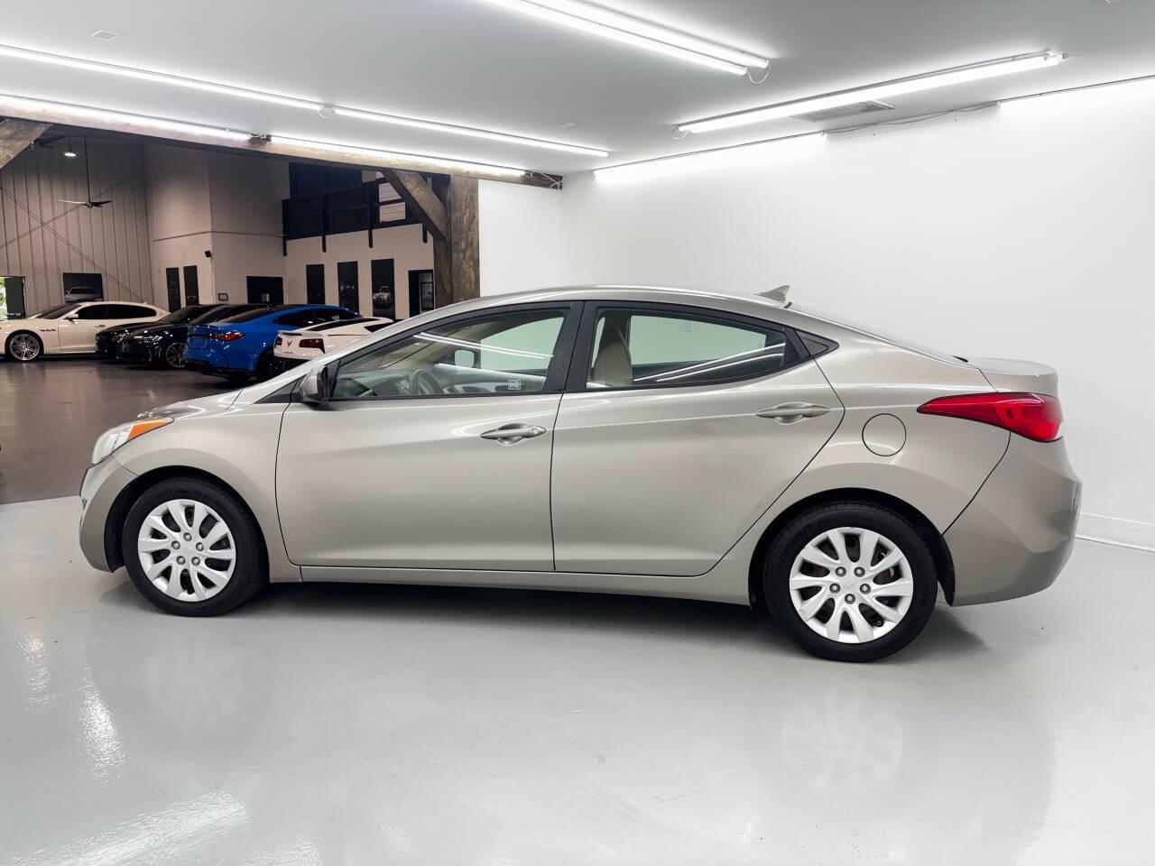 Hyundai Elantra Limited 2011