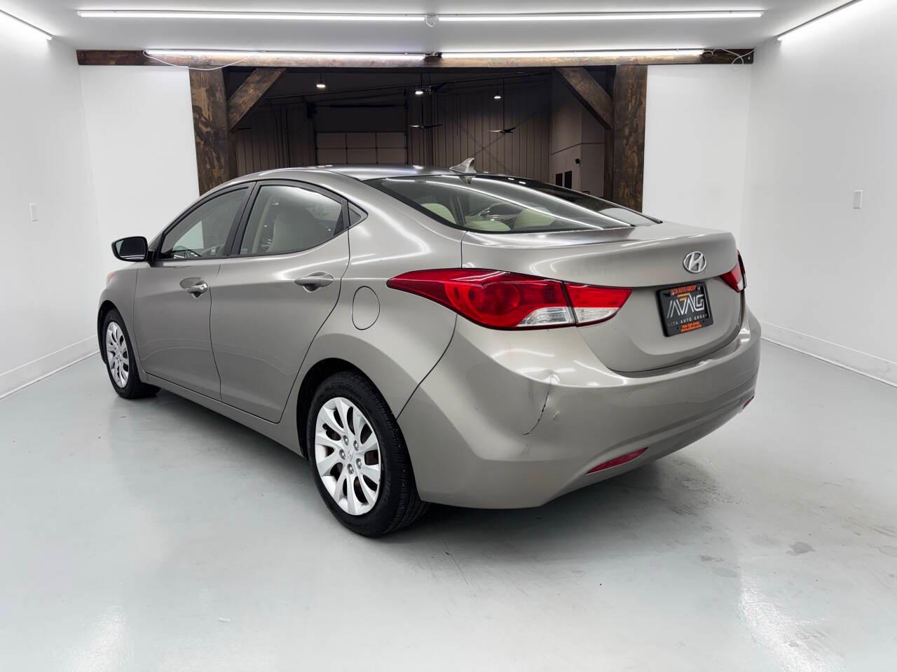 Hyundai Elantra Limited 2011