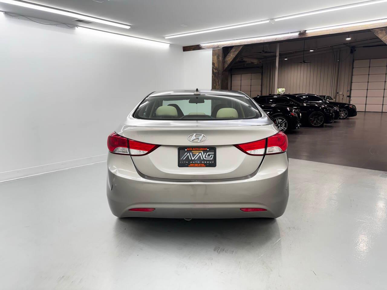 Hyundai Elantra Limited 2011