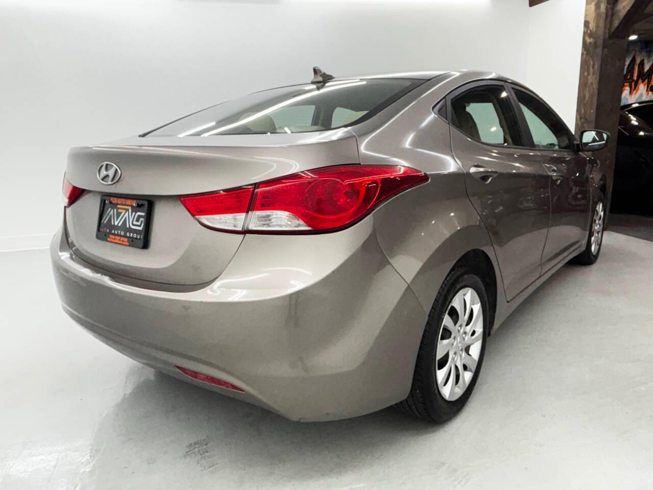 Hyundai Elantra Limited 2011
