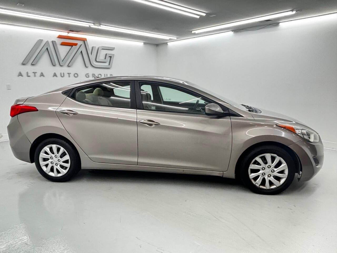 Hyundai Elantra Limited 2011