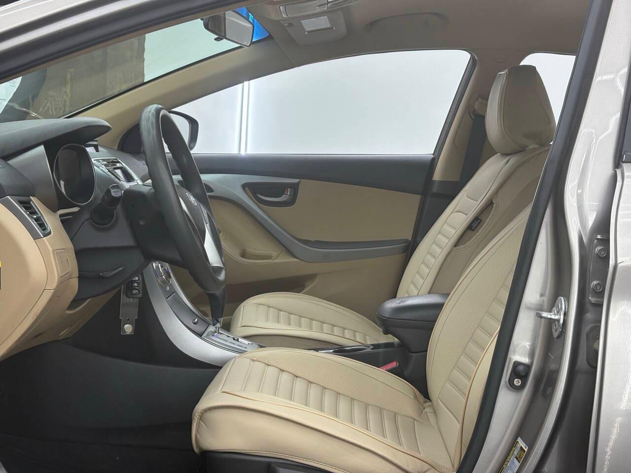 Hyundai Elantra Limited 2011