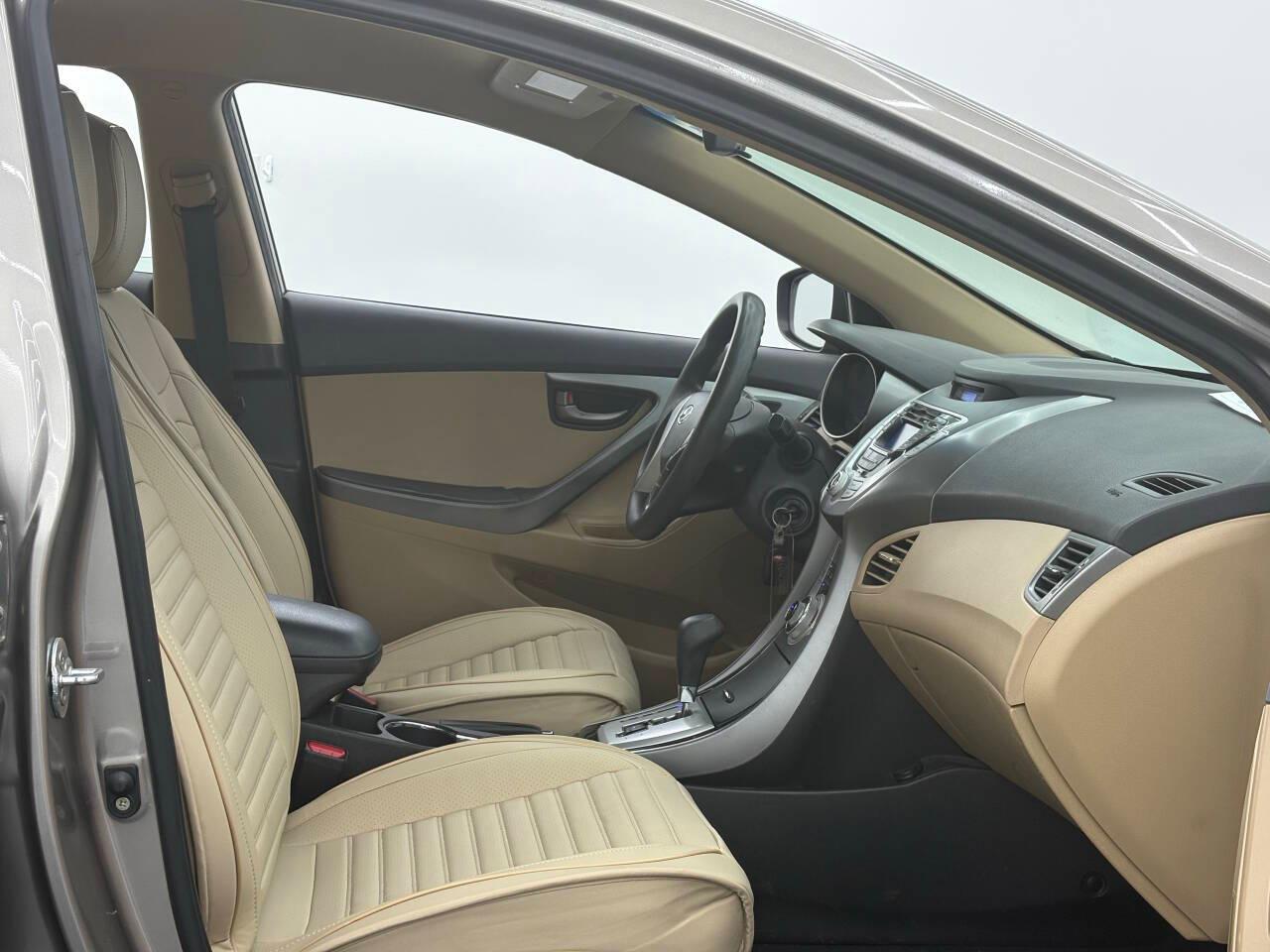 Hyundai Elantra Limited 2011