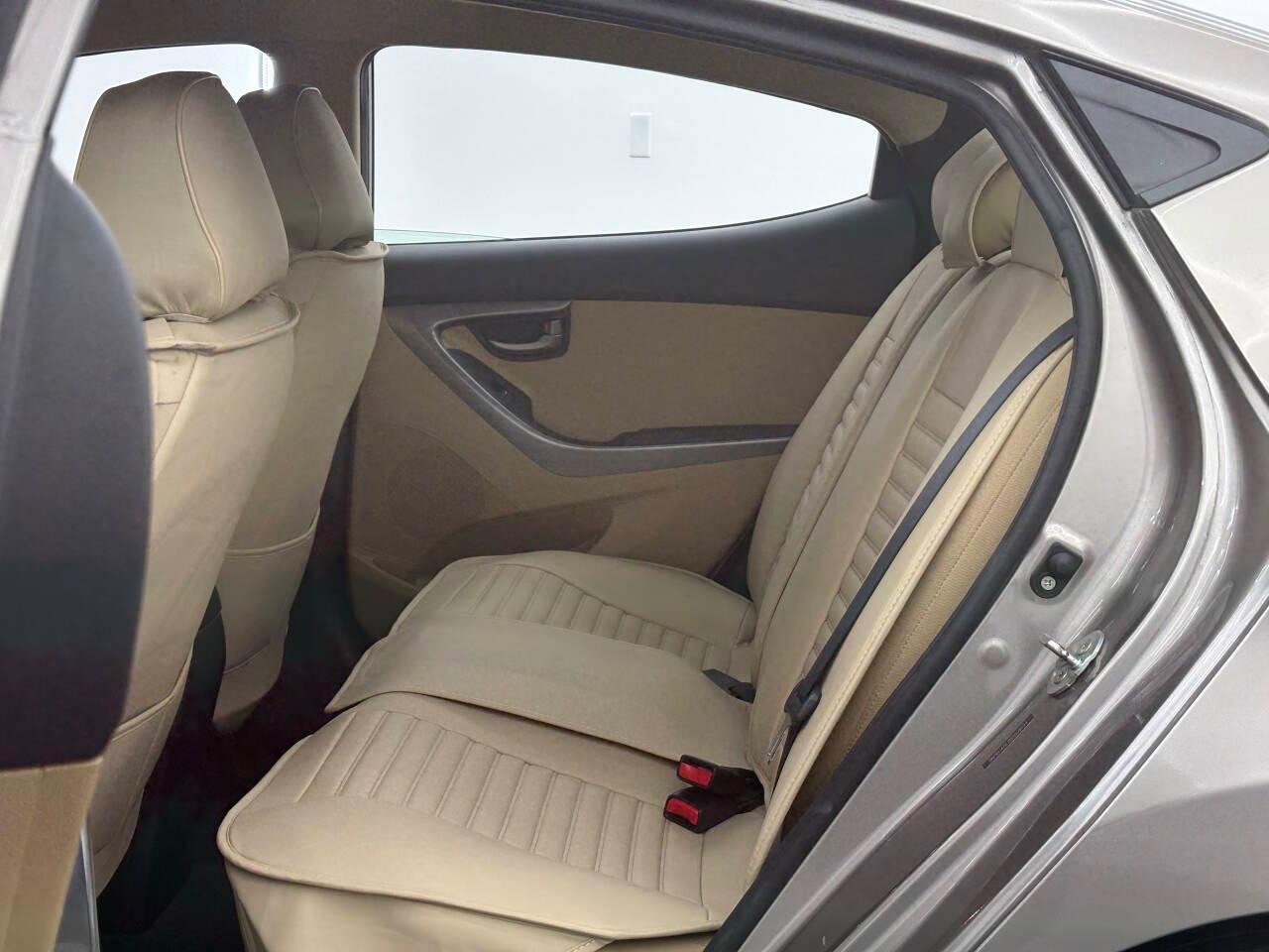 Hyundai Elantra Limited 2011