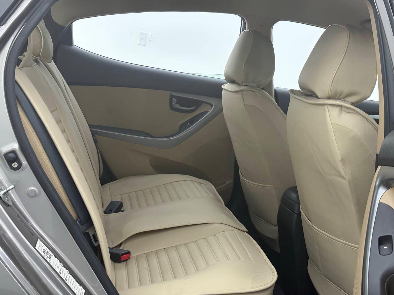 Hyundai Elantra Limited 2011