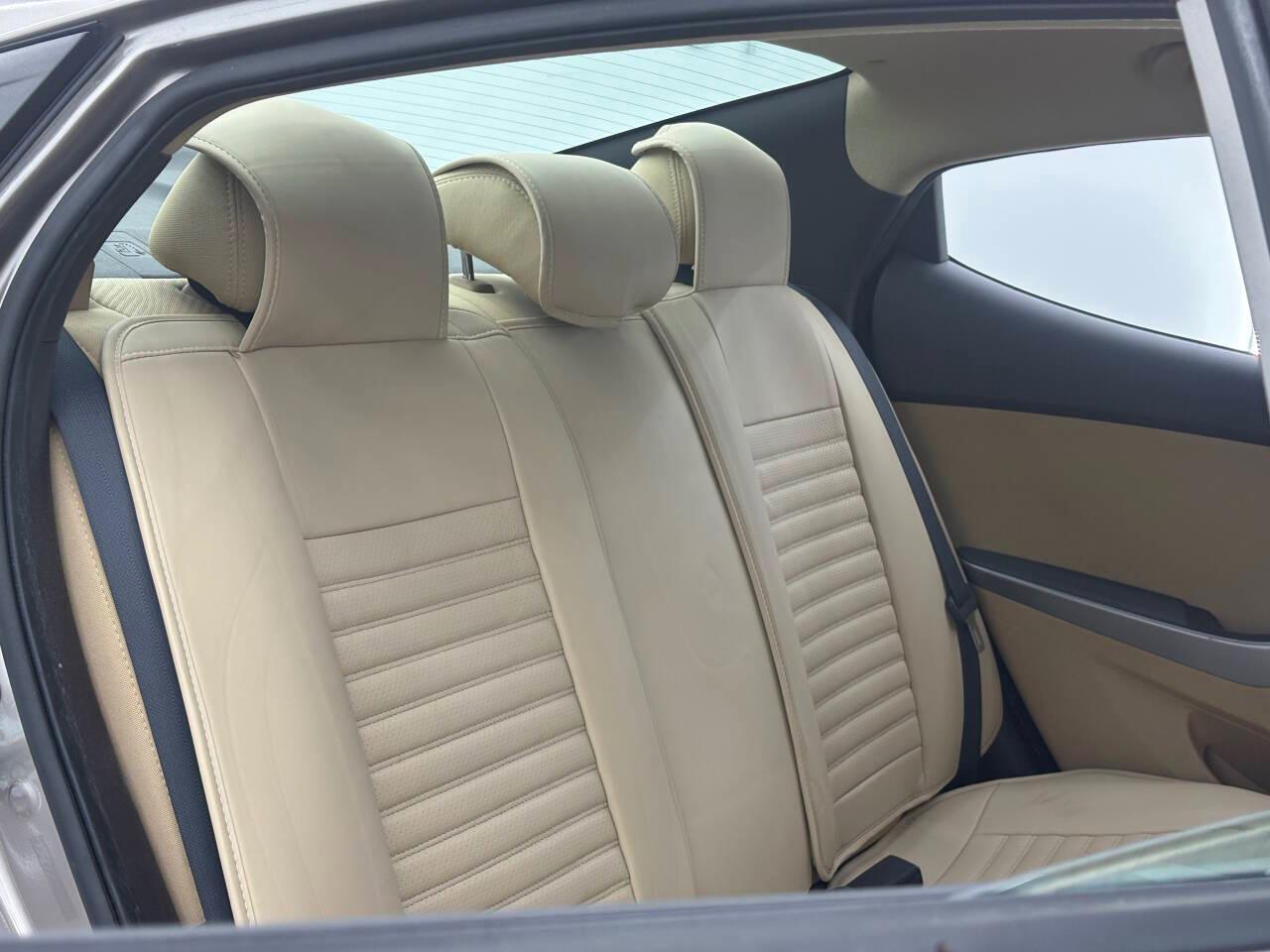 Hyundai Elantra Limited 2011