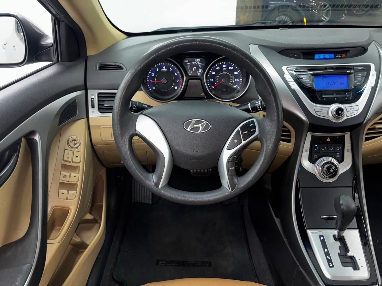 Hyundai Elantra Limited 2011
