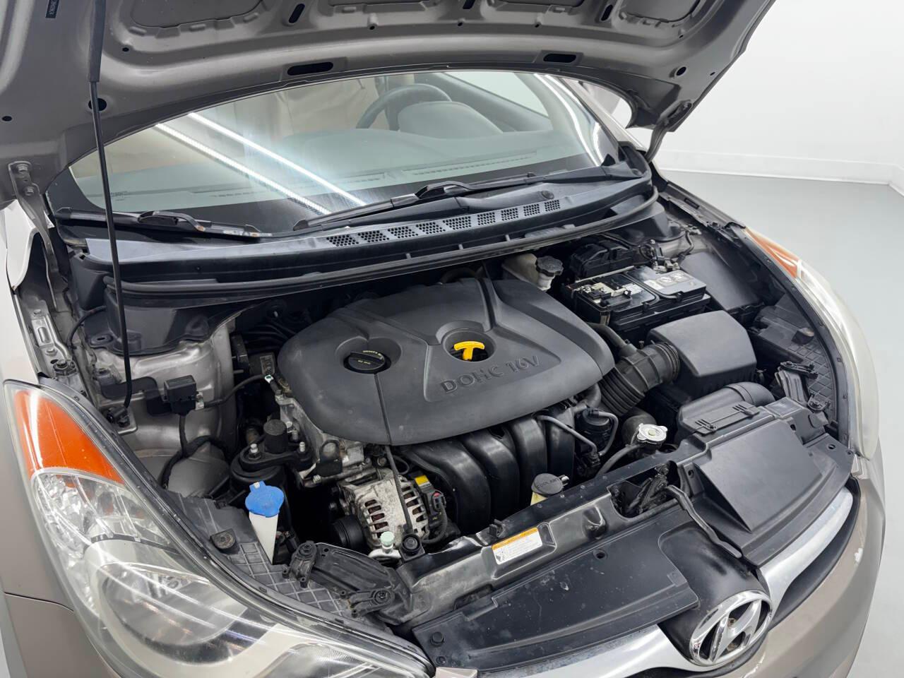 Hyundai Elantra Limited 2011