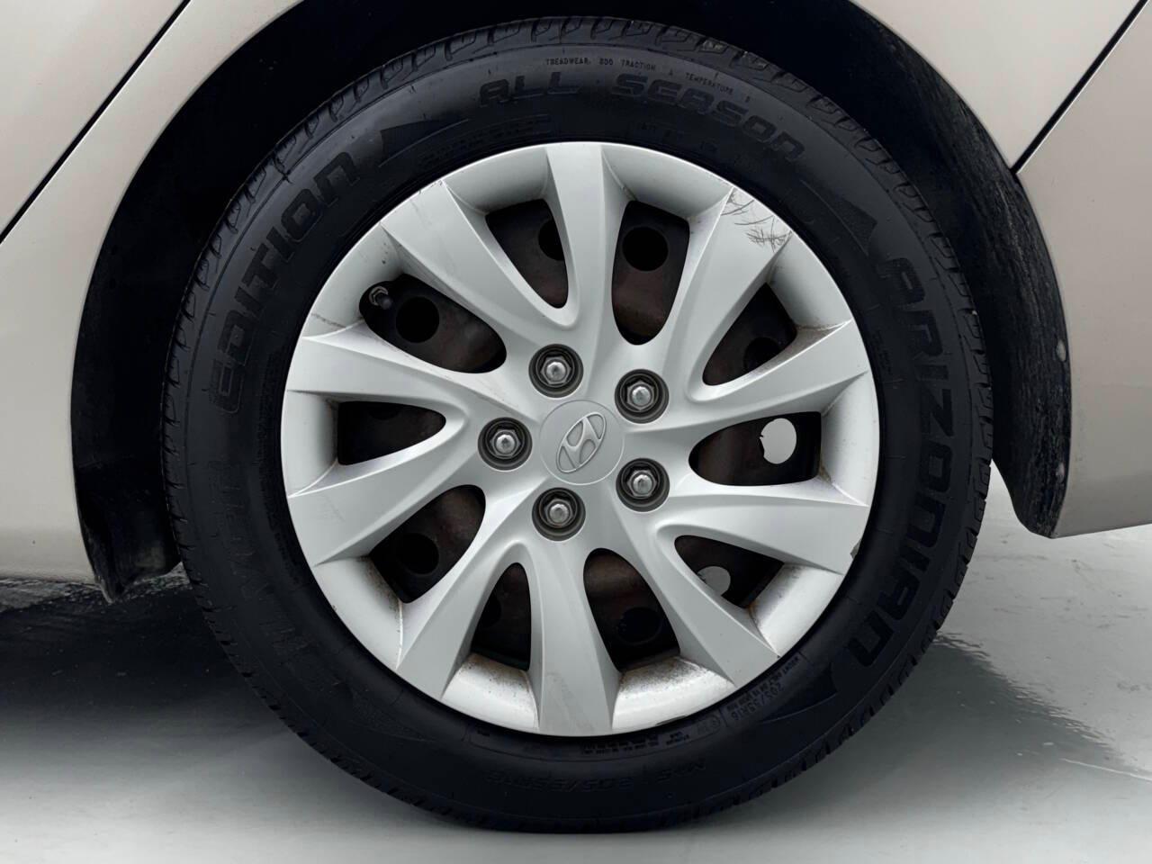Hyundai Elantra Limited 2011