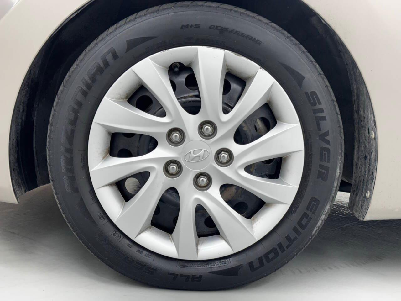 Hyundai Elantra Limited 2011