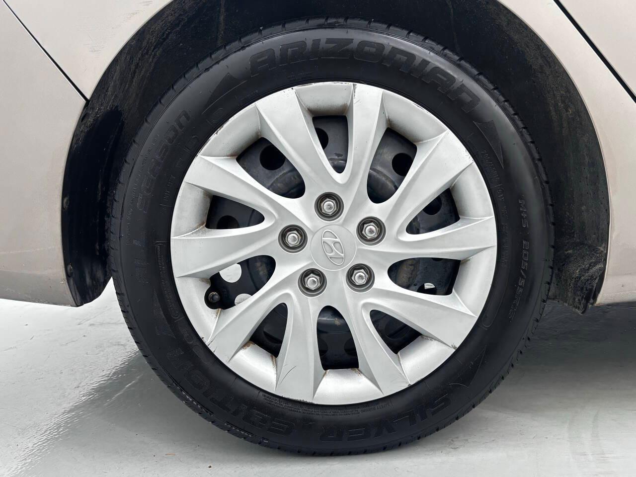 Hyundai Elantra Limited 2011