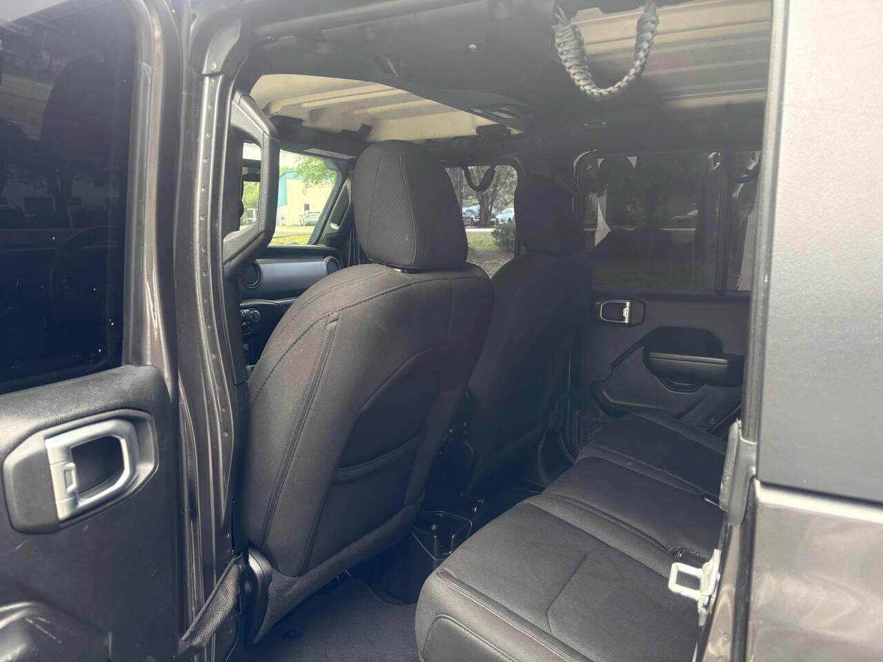 Jeep Gladiator Sport 2021