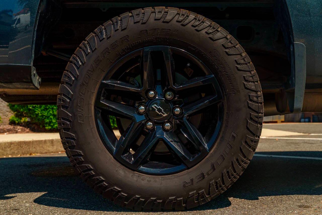 Chevrolet Silverado 1500 Custom Trail Boss Crew Cab Short Box 4WD 2020