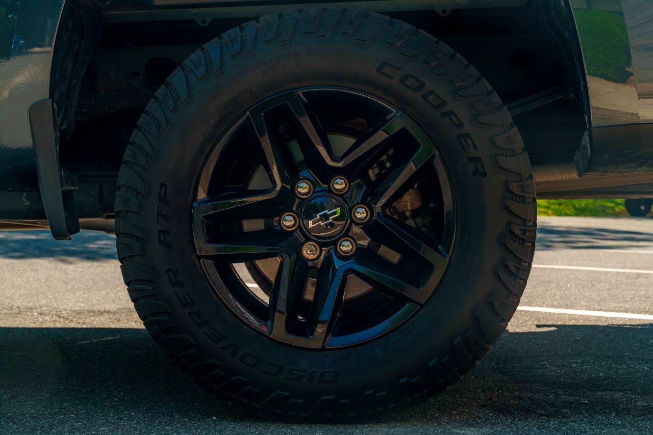Chevrolet Silverado 1500 Custom Trail Boss Crew Cab Short Box 4WD 2020