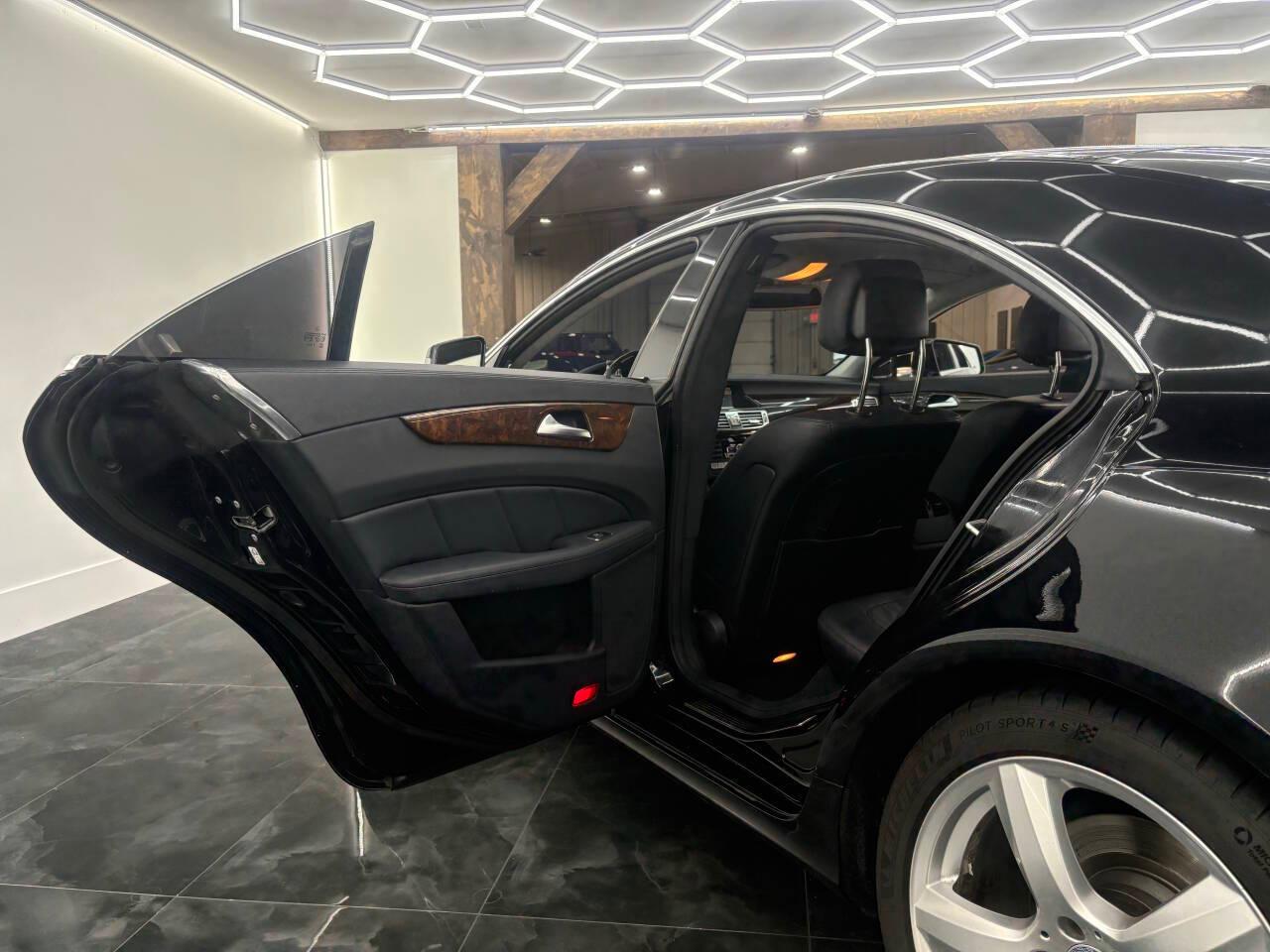 Mercedes-Benz CLS-Class CLS550 2012