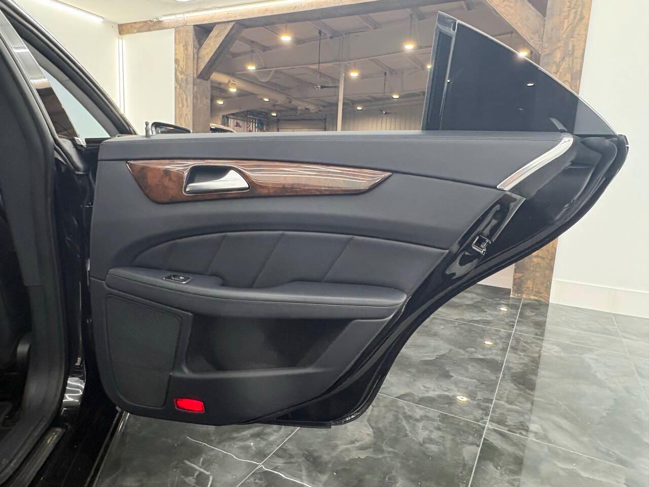 Mercedes-Benz CLS-Class CLS550 2012