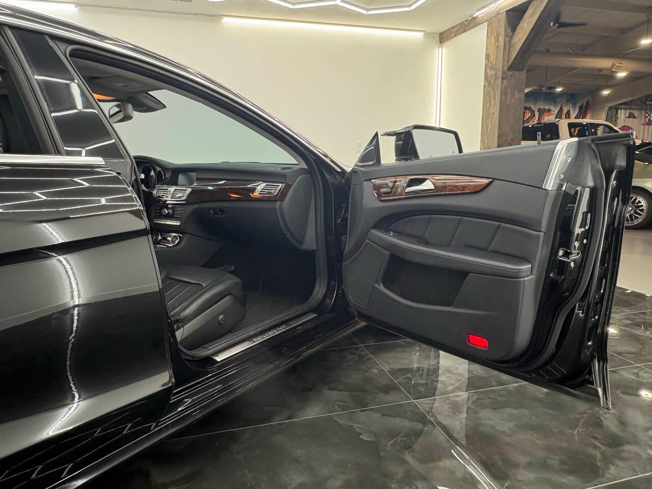 Mercedes-Benz CLS-Class CLS550 2012