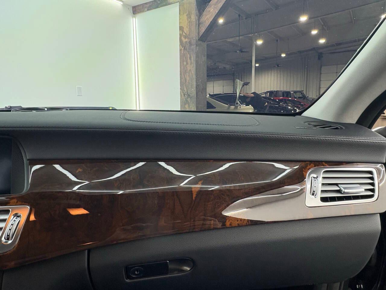 Mercedes-Benz CLS-Class CLS550 2012