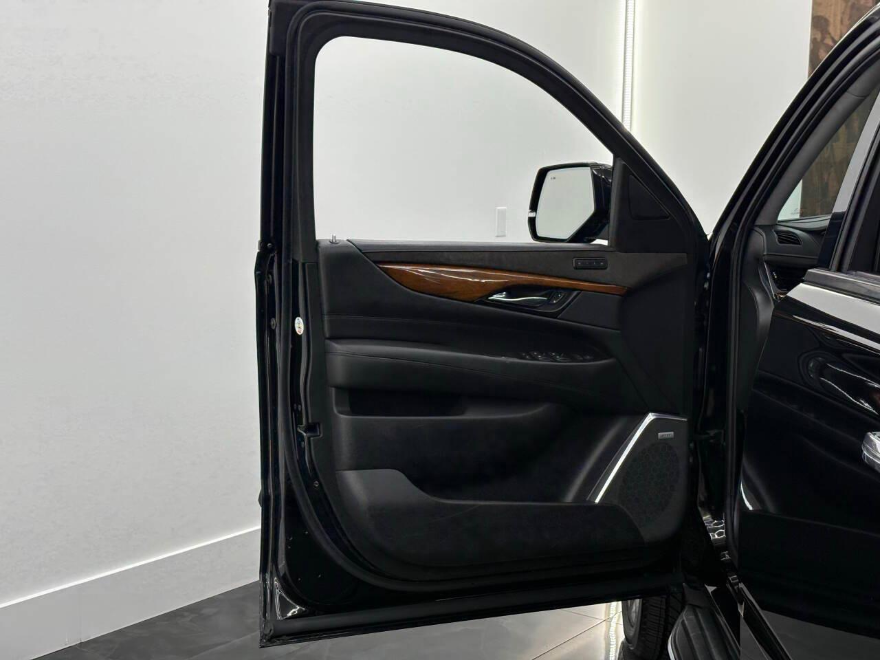 Cadillac Escalade ESV Premium Luxury 4WD 2020