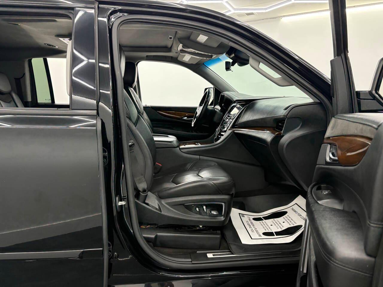 Cadillac Escalade ESV Premium Luxury 4WD 2020