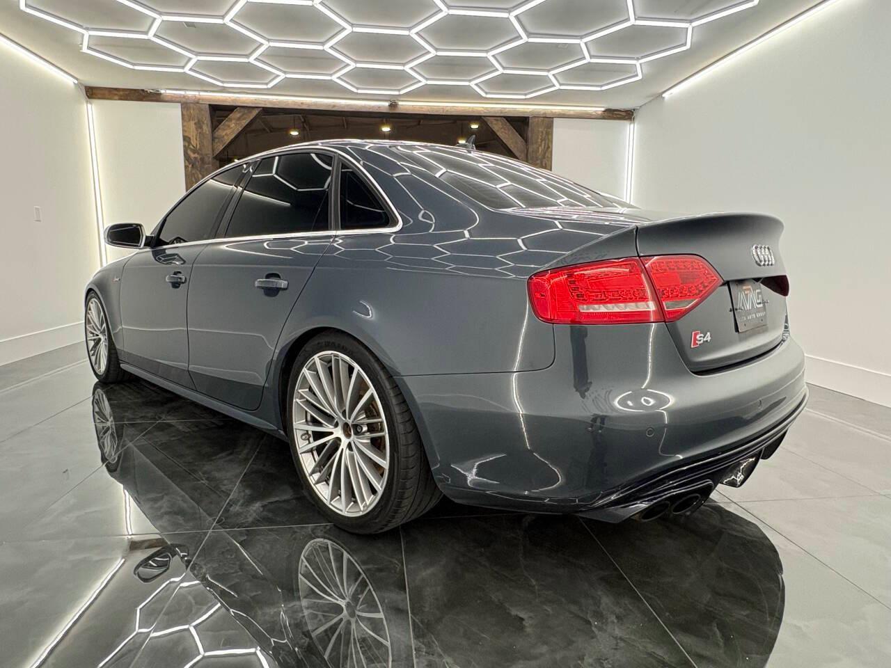 Audi S4 Sedan quattro S tronic 2011