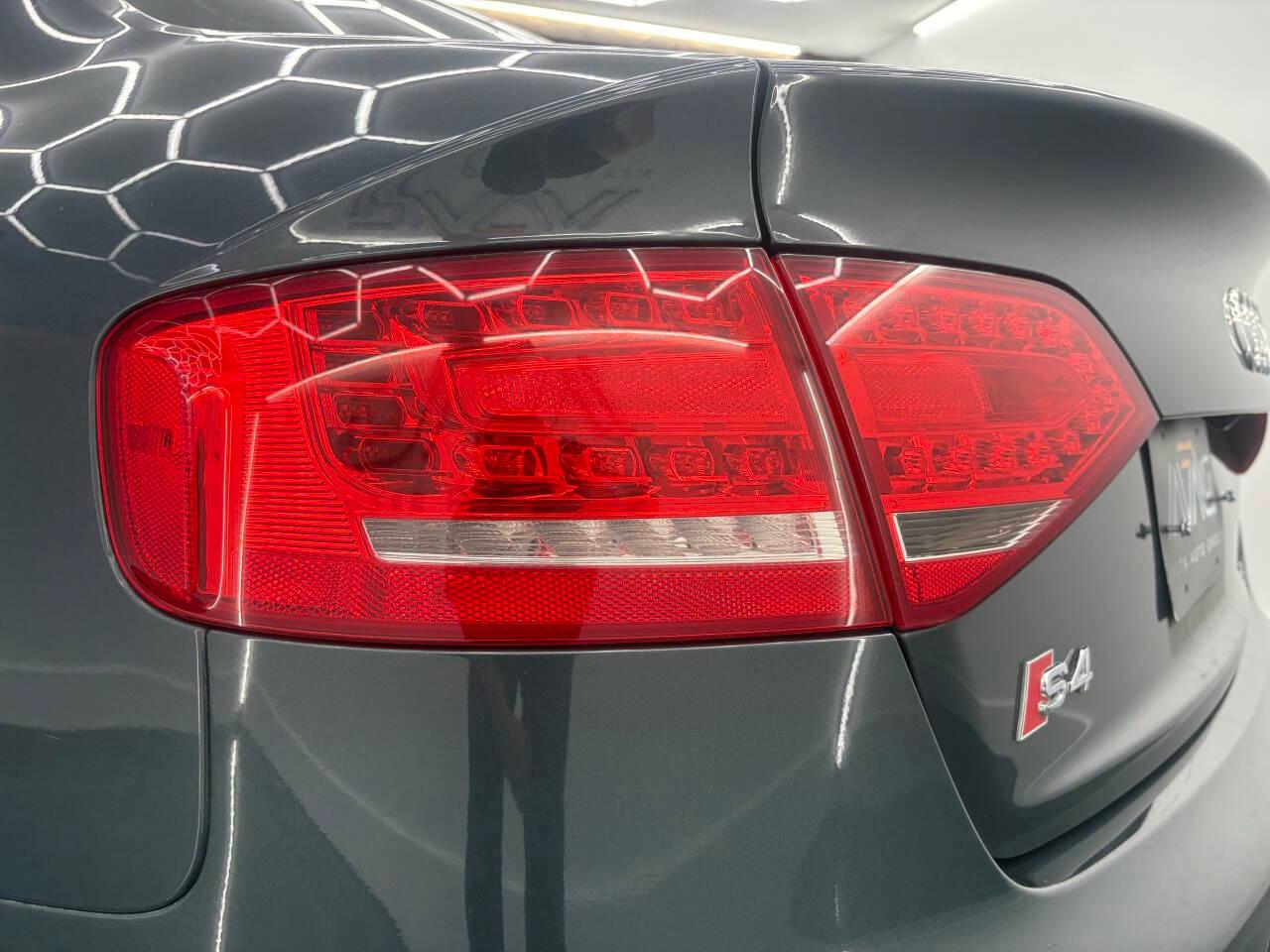 Audi S4 Sedan quattro S tronic 2011