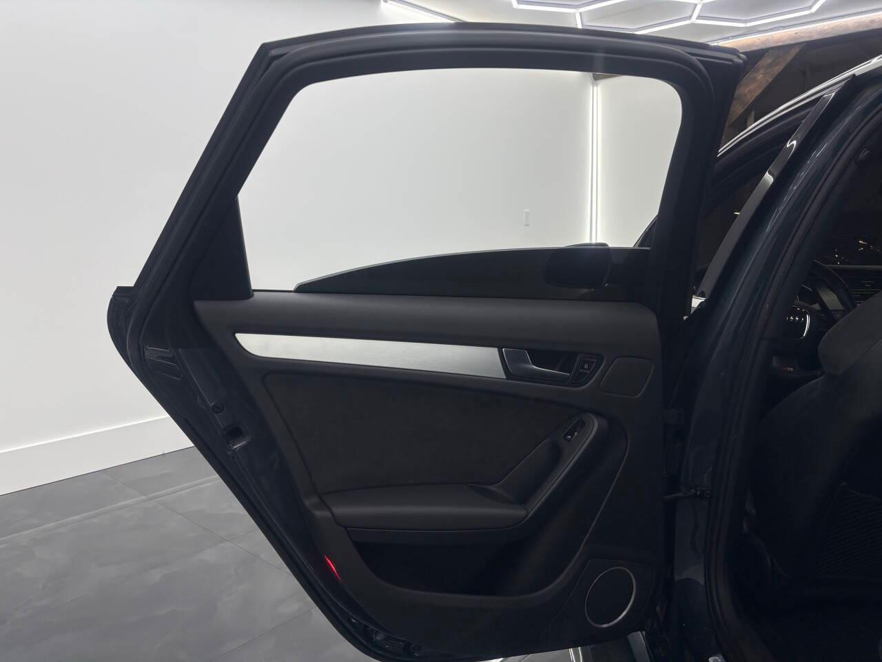 Audi S4 Sedan quattro S tronic 2011