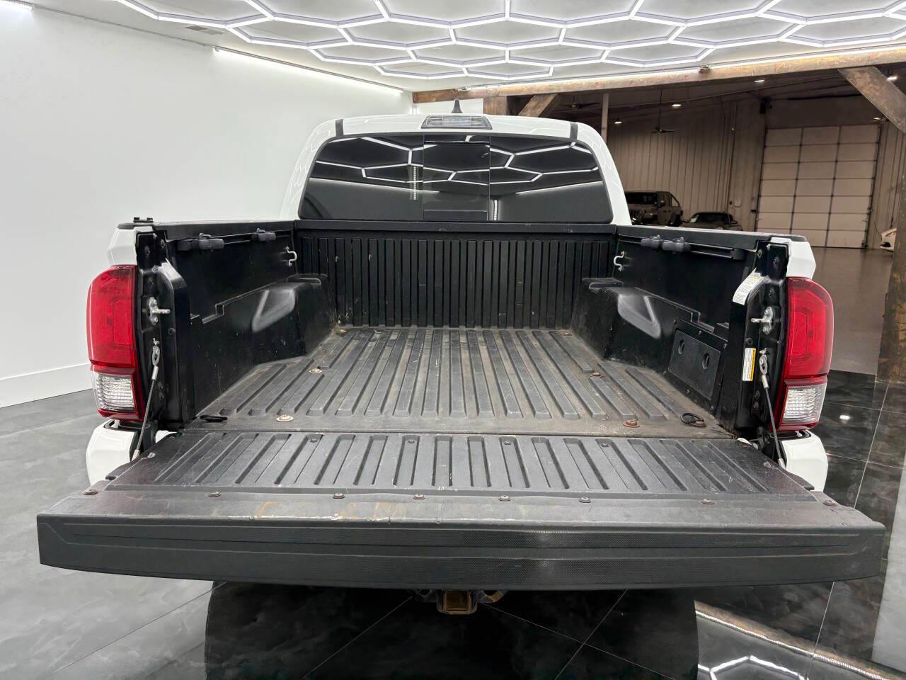 Toyota Tacoma SR5 Double Cab Long Bed V6 6AT 2WD 2022