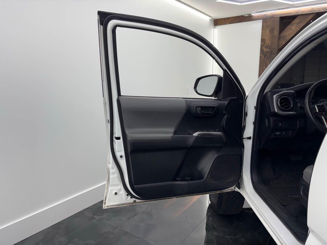 Toyota Tacoma SR5 Double Cab Long Bed V6 6AT 2WD 2022
