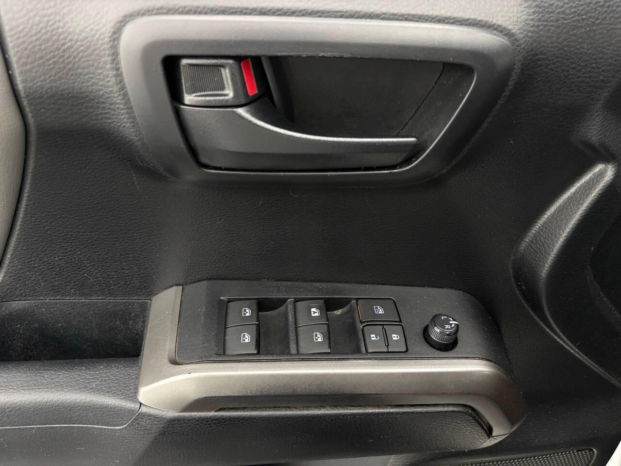Toyota Tacoma SR5 Double Cab Long Bed V6 6AT 2WD 2022