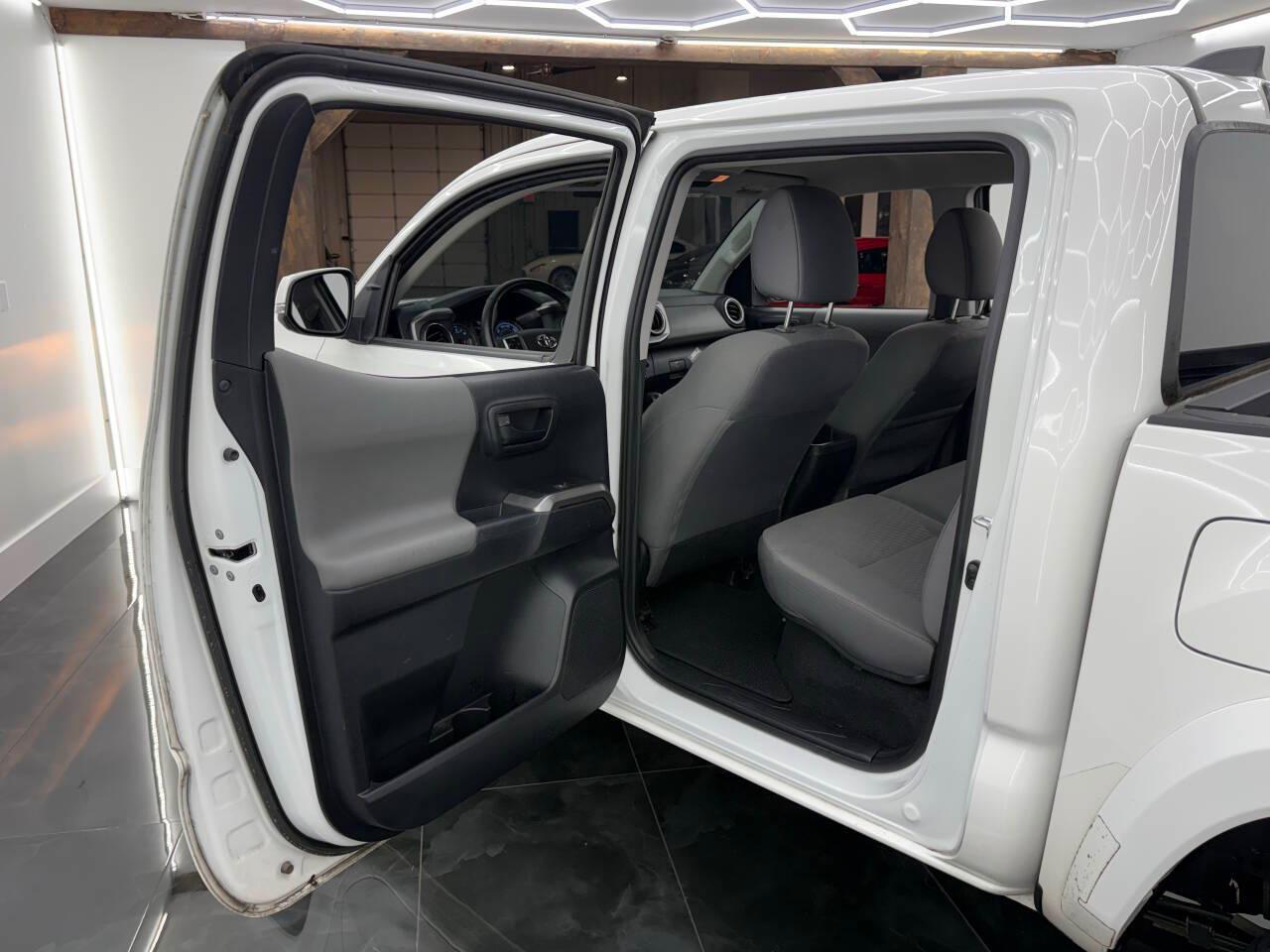 Toyota Tacoma SR5 Double Cab Long Bed V6 6AT 2WD 2022