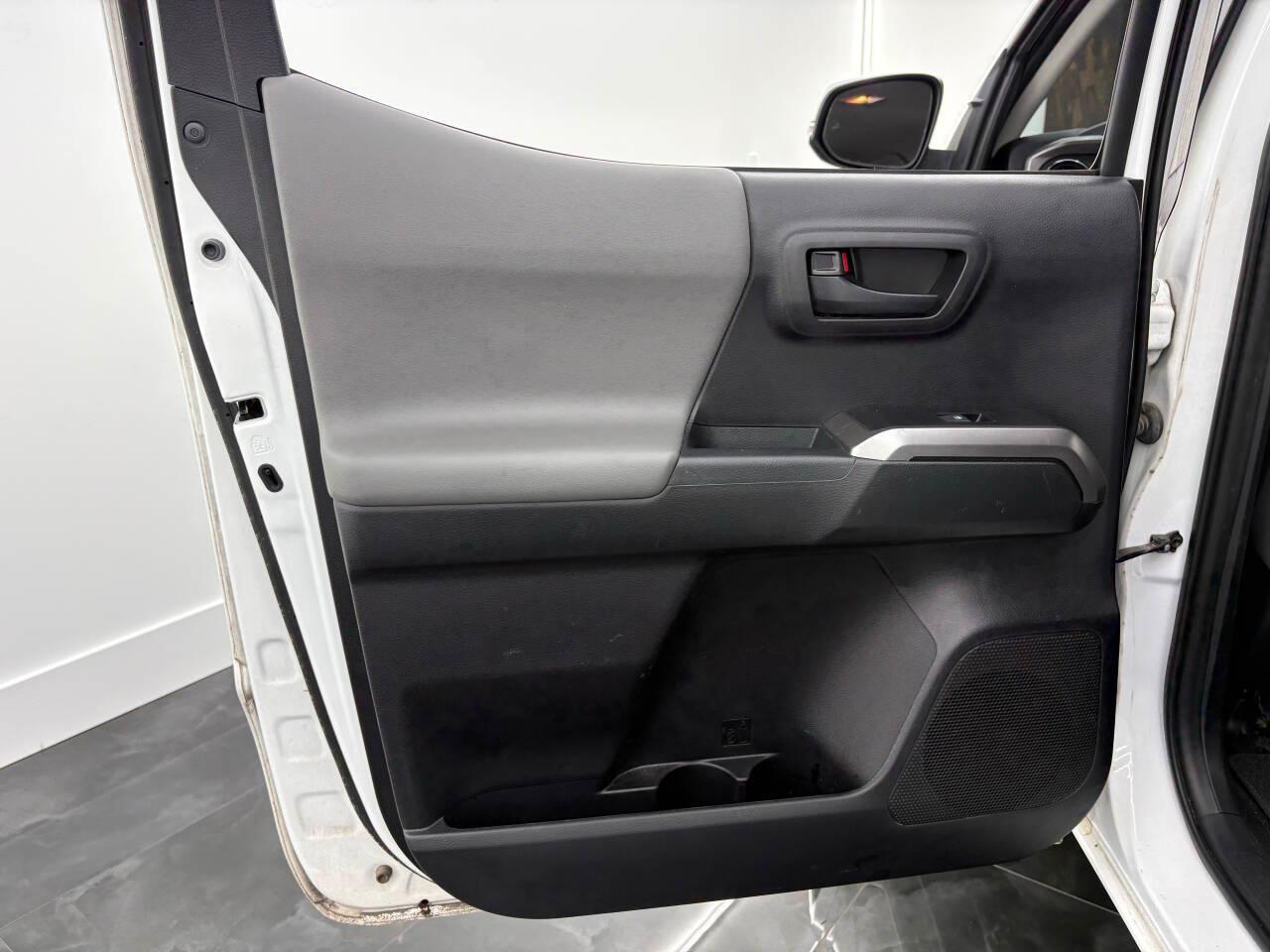 Toyota Tacoma SR5 Double Cab Long Bed V6 6AT 2WD 2022