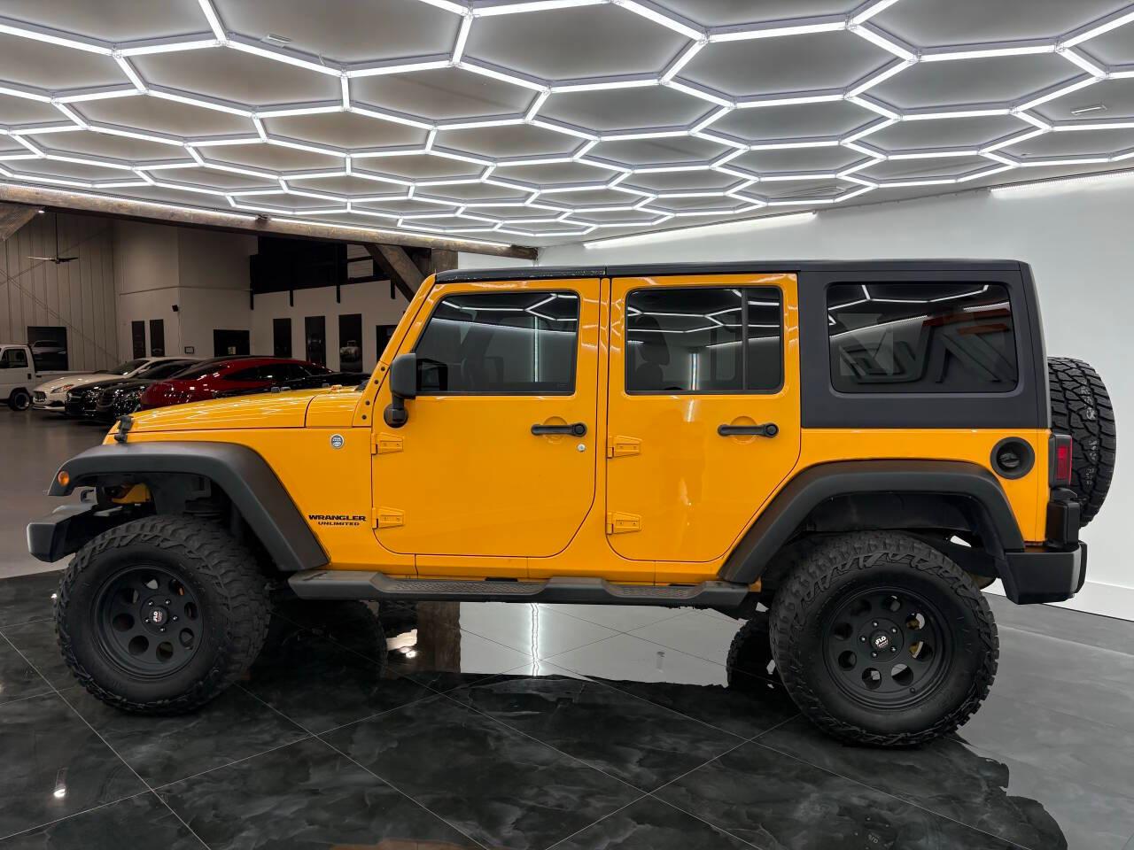 Jeep Wrangler Unlimited Sahara 4WD 2012