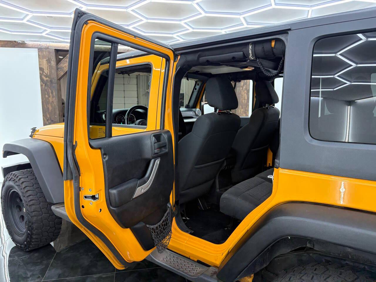 Jeep Wrangler Unlimited Sahara 4WD 2012
