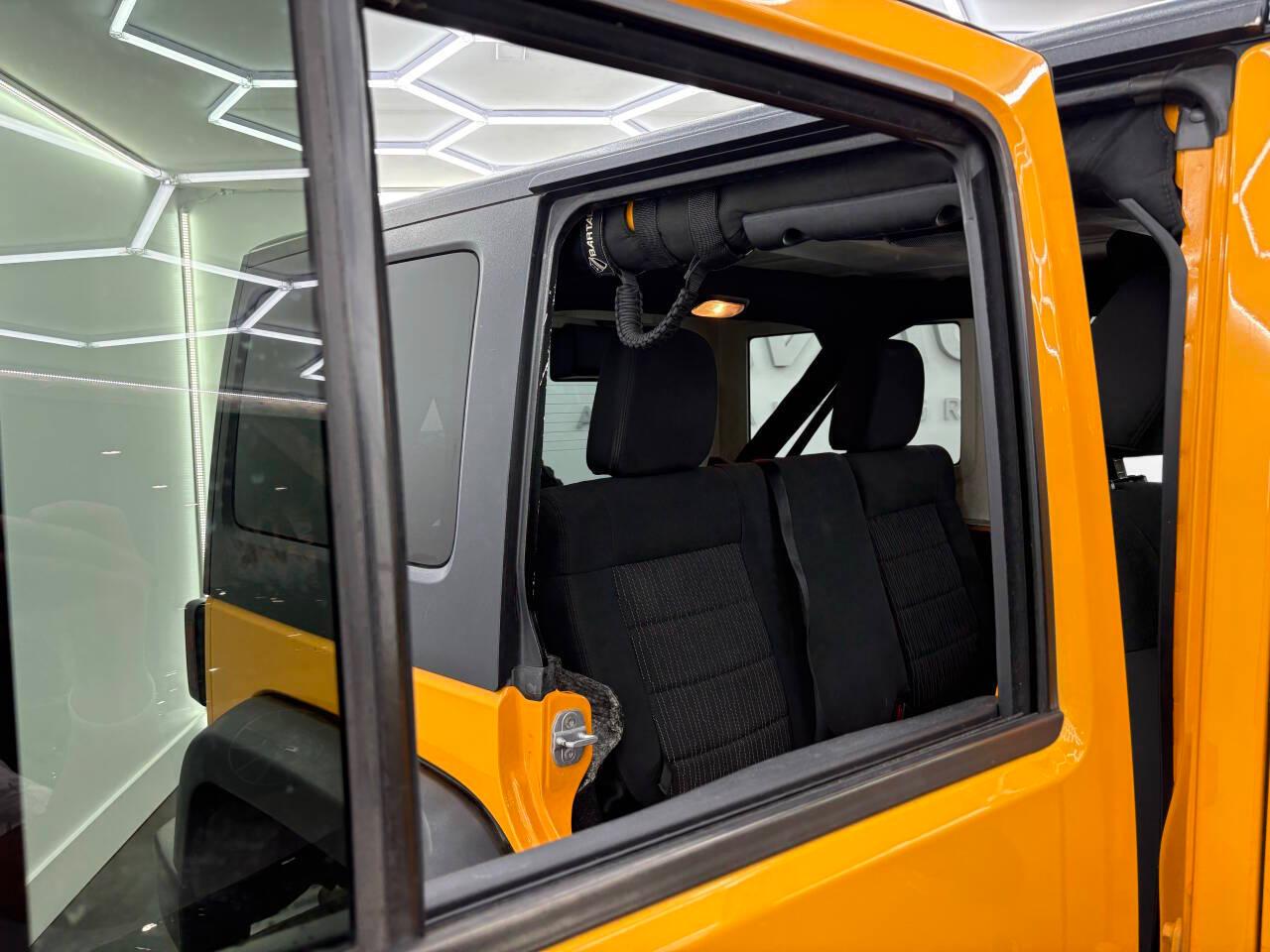 Jeep Wrangler Unlimited Sahara 4WD 2012