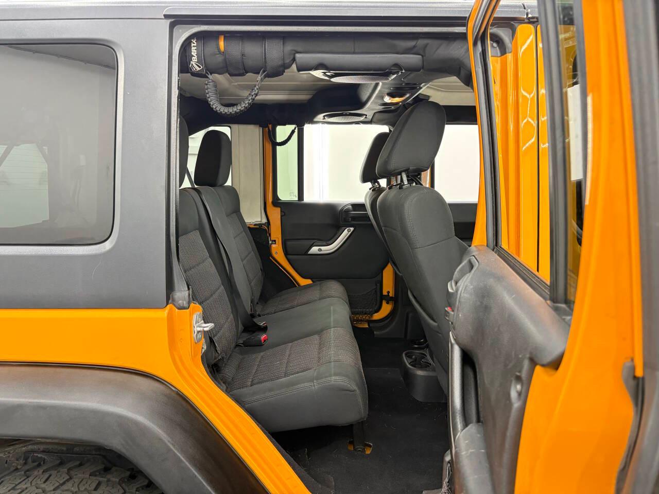 Jeep Wrangler Unlimited Sahara 4WD 2012
