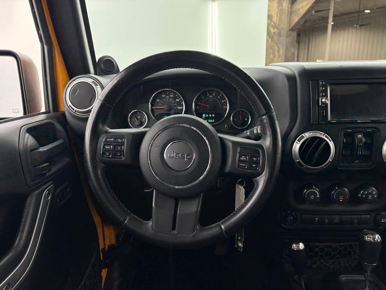 Jeep Wrangler Unlimited Sahara 4WD 2012