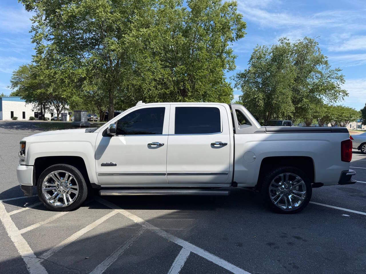 Chevrolet Silverado 1500 High Country Crew Cab Short Box 4WD 2017