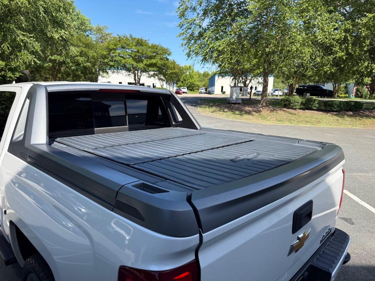 Chevrolet Silverado 1500 High Country Crew Cab Short Box 4WD 2017