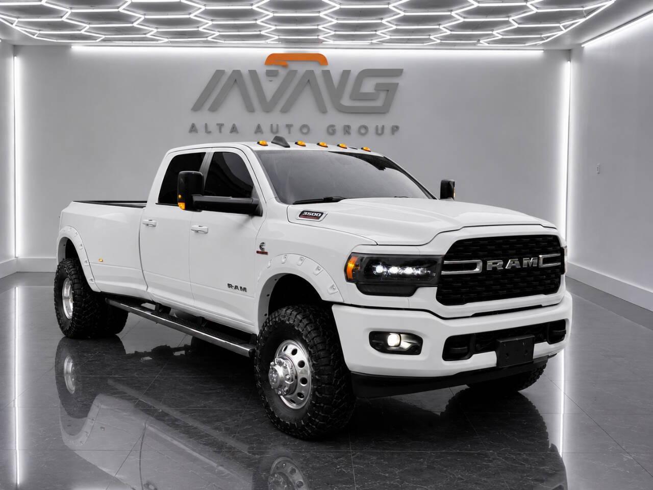 RAM 3500 Big Horn Crew Cab LWB 4WD DRW 2022