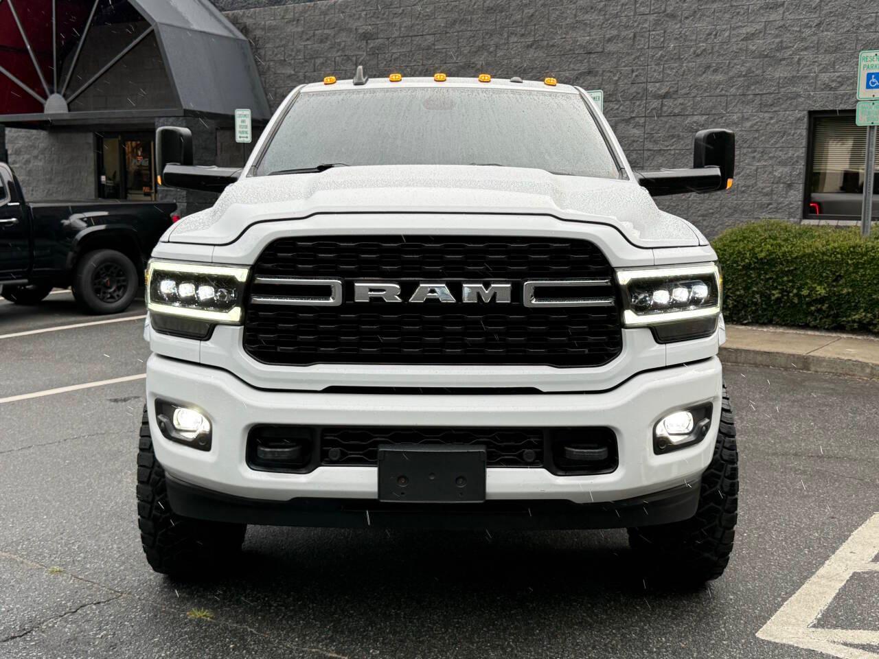 RAM 3500 Big Horn Crew Cab LWB 4WD DRW 2022