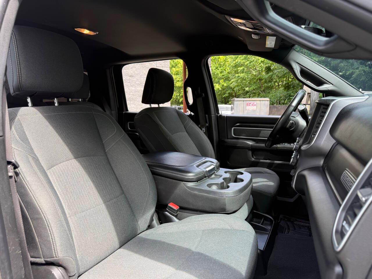 RAM 3500 Big Horn Crew Cab LWB 4WD DRW 2022
