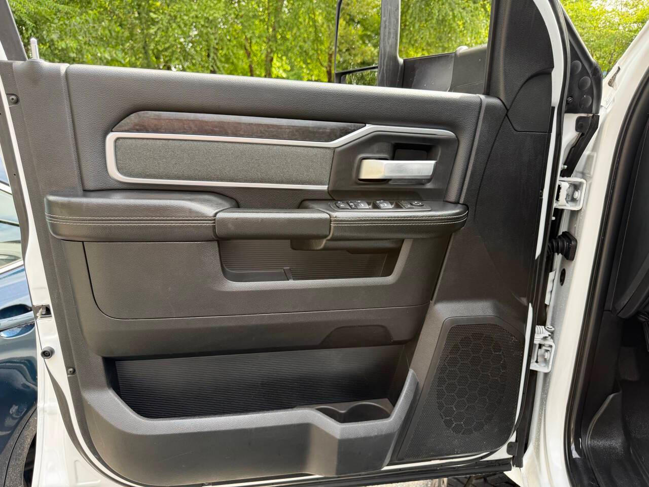 RAM 3500 Big Horn Crew Cab LWB 4WD DRW 2022