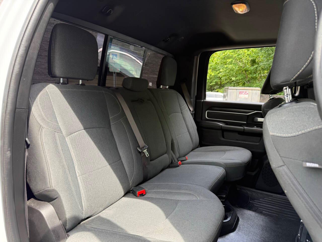 RAM 3500 Big Horn Crew Cab LWB 4WD DRW 2022