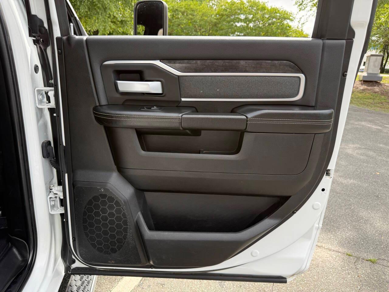 RAM 3500 Big Horn Crew Cab LWB 4WD DRW 2022
