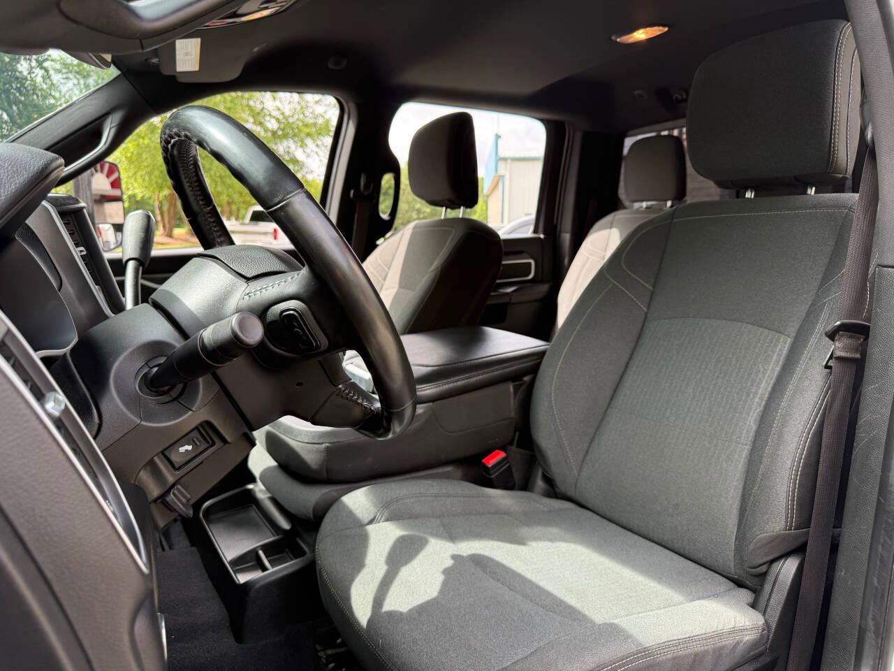 RAM 3500 Big Horn Crew Cab LWB 4WD DRW 2022
