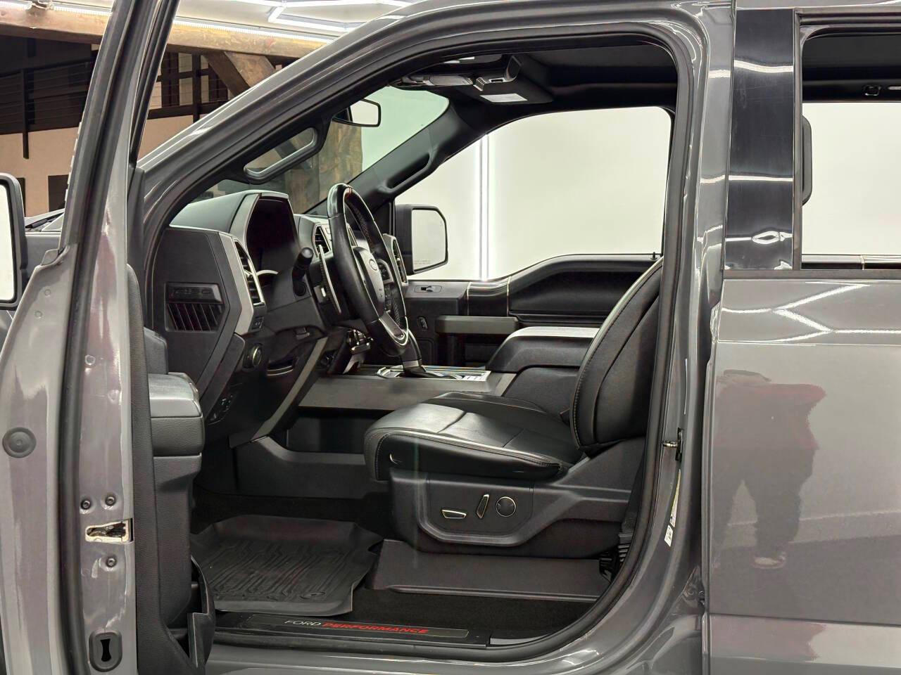Ford F-150 Raptor SuperCrew 4WD 2020