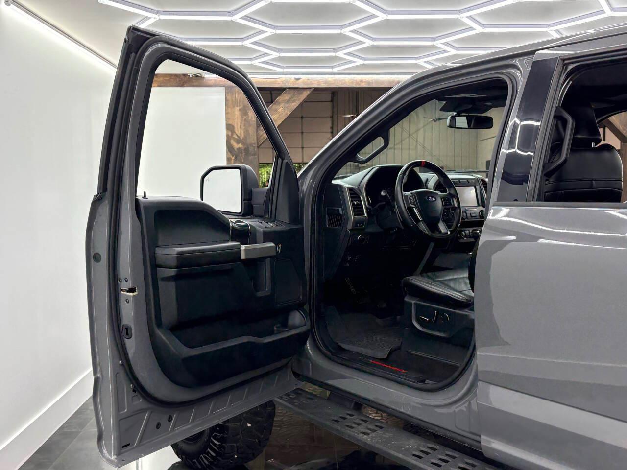 Ford F-150 Raptor SuperCrew 4WD 2020